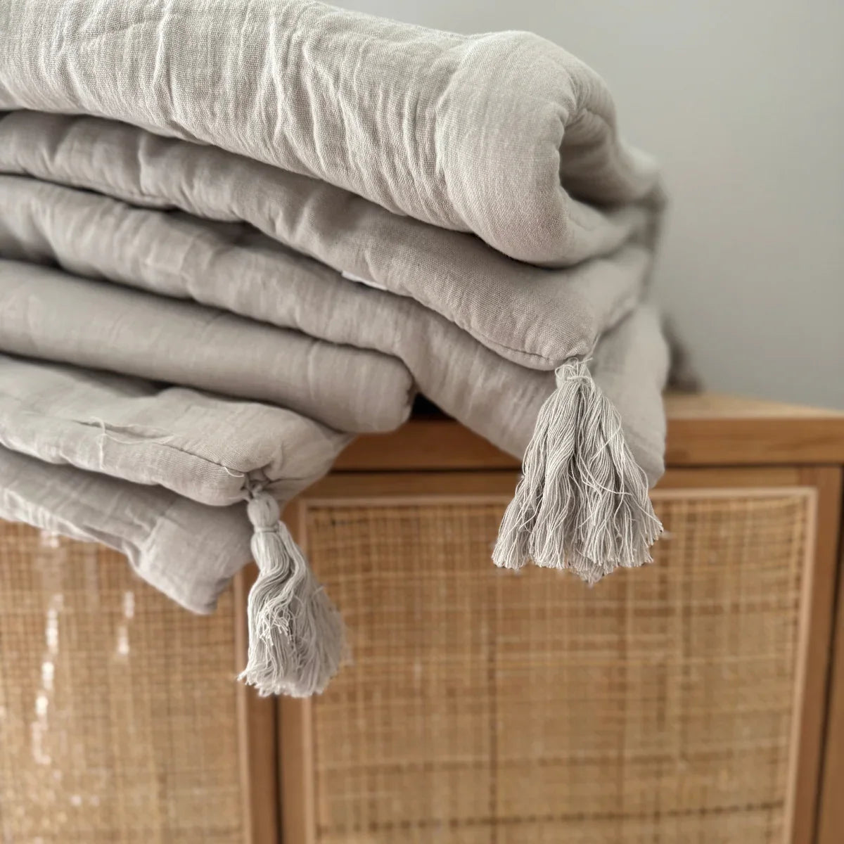 Vattæppe/quilt Lysegrå 90x200 ekstra kraftig