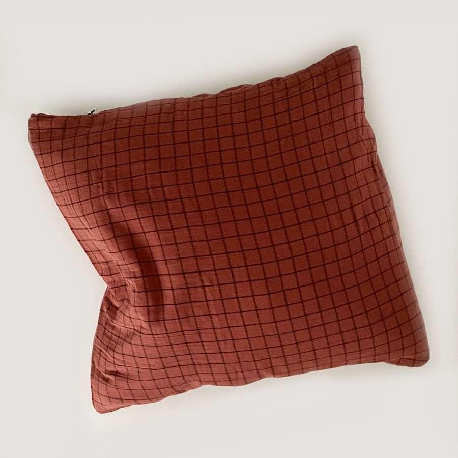 Pudebetræk i ternet bomuld Terracotta rød 60x60 cm - Stay inn