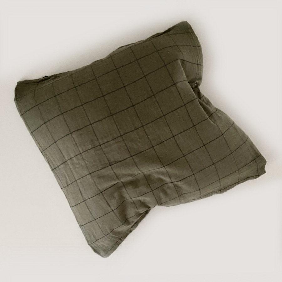 Pudebetræk - Ternet bomuldsgaze - Olive green - 60x60 - Stay inn